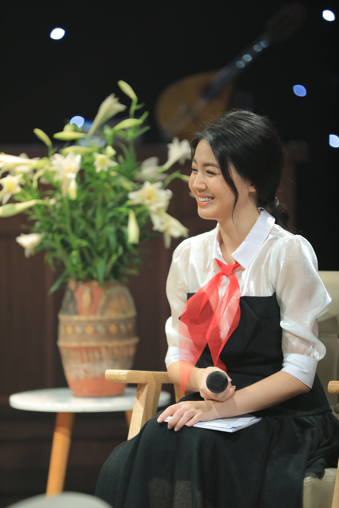 Làm MC nhưng suốt 10 năm, Hồng Nhung VTV chưa từng làm điều này khi lên hình - Ảnh 4