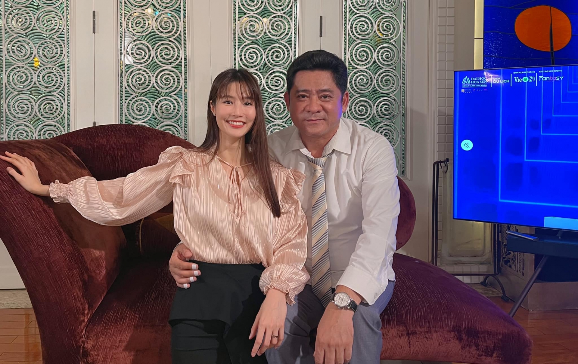 Số hưởng như Diễm My 9X: Bé tí đã được chụp ảnh với toàn nghệ sĩ đình đám - Ảnh 6