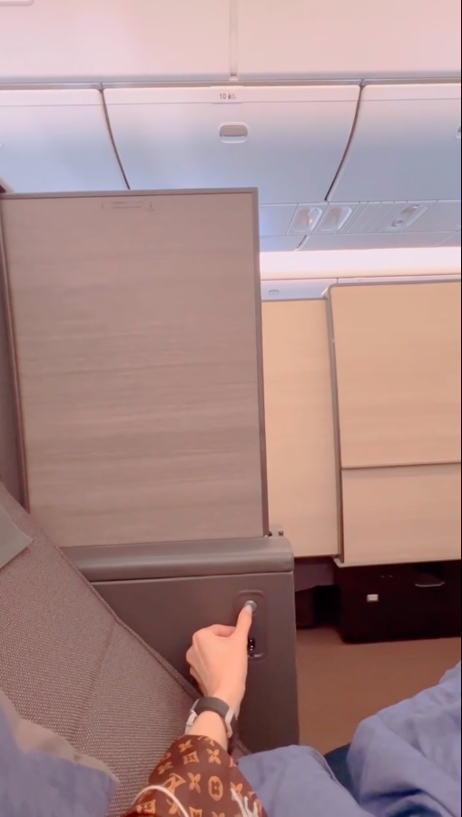 Lệ Quyên giải thích lý do không bao giờ mệt khi đi lưu diễn: Bỏ tiền ngồi ghế máy bay siêu sang - Ảnh 4