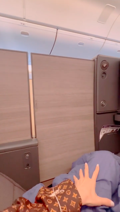 Lệ Quyên giải thích lý do không bao giờ mệt khi đi lưu diễn: Bỏ tiền ngồi ghế máy bay siêu sang - Ảnh 5