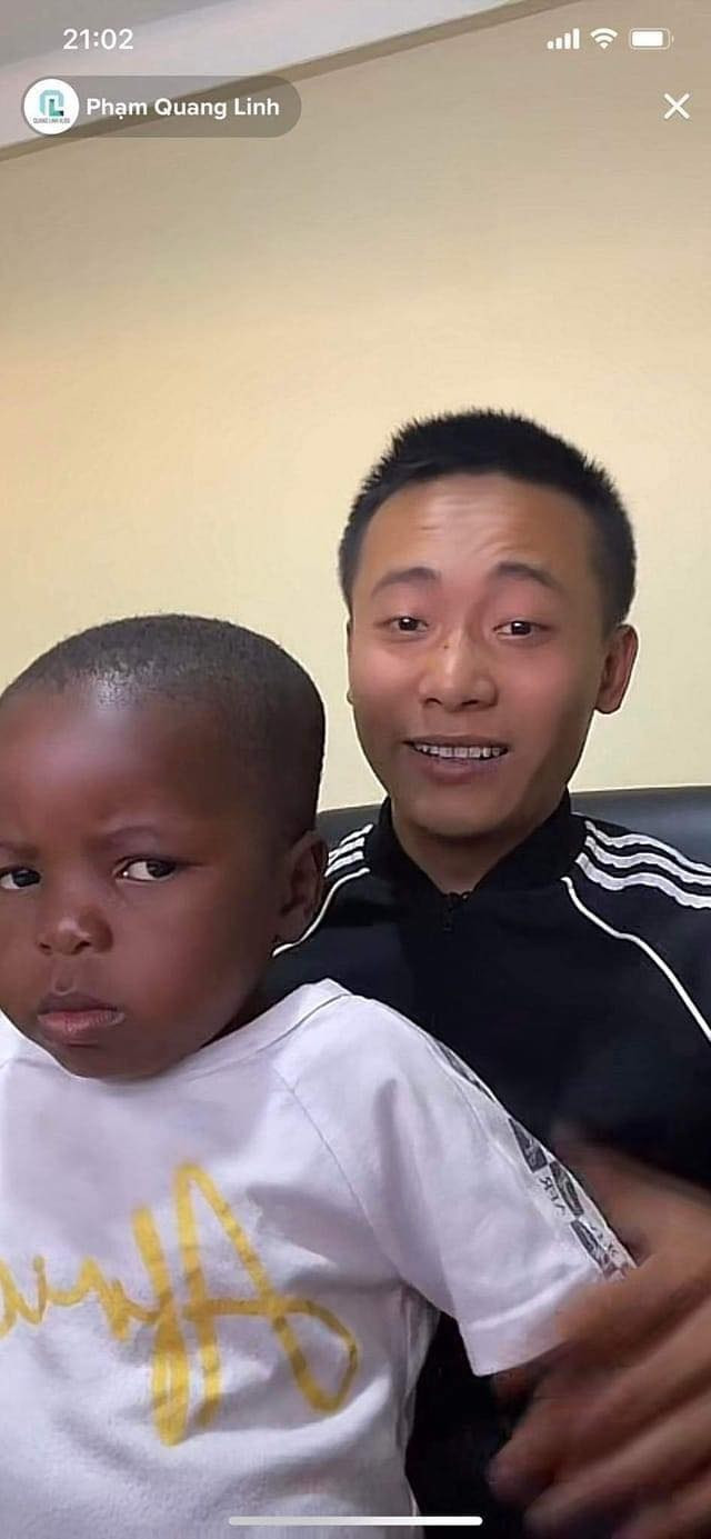 Quang Linh Vlogs tổ chức sinh nhật cho Thùy Tiên tại Angola, Lôi Con còn đặc biệt cắt bánh, thổi nến - Ảnh 2