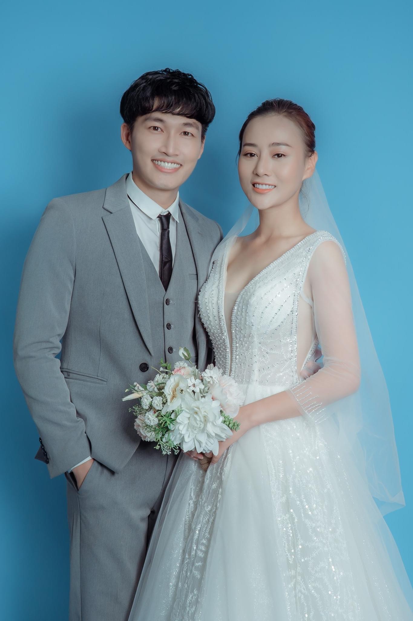 Đình Tú khoe loạt ảnh cưới với các mỹ nhân màn ảnh, không ngại nhắc đến tình cũ Hương Giang - Ảnh 1