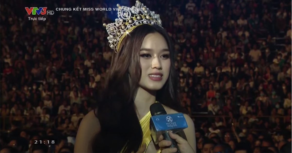 Đỗ Thị Hà "giải oan" cho dàn thí sinh Miss World "đầu bù tóc rối" trên sân khấu
