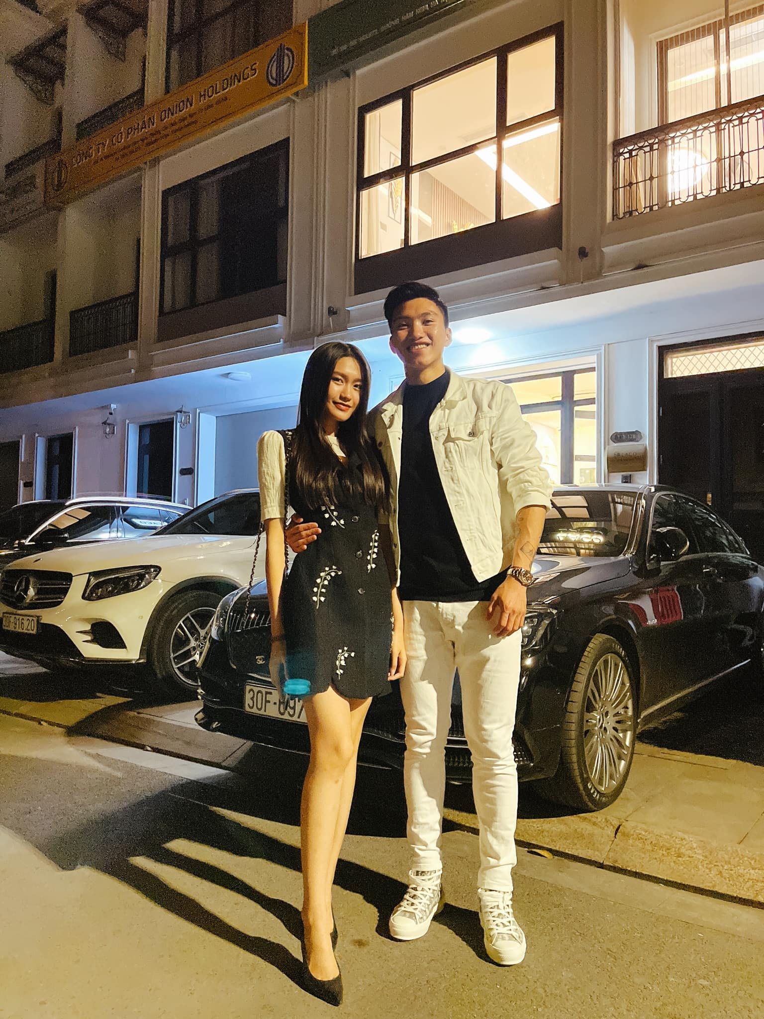 Đoàn Văn Hậu công khai loạt ảnh tình tứ Doãn Hải My, chính thức xác nhận hẹn hò - Ảnh 2