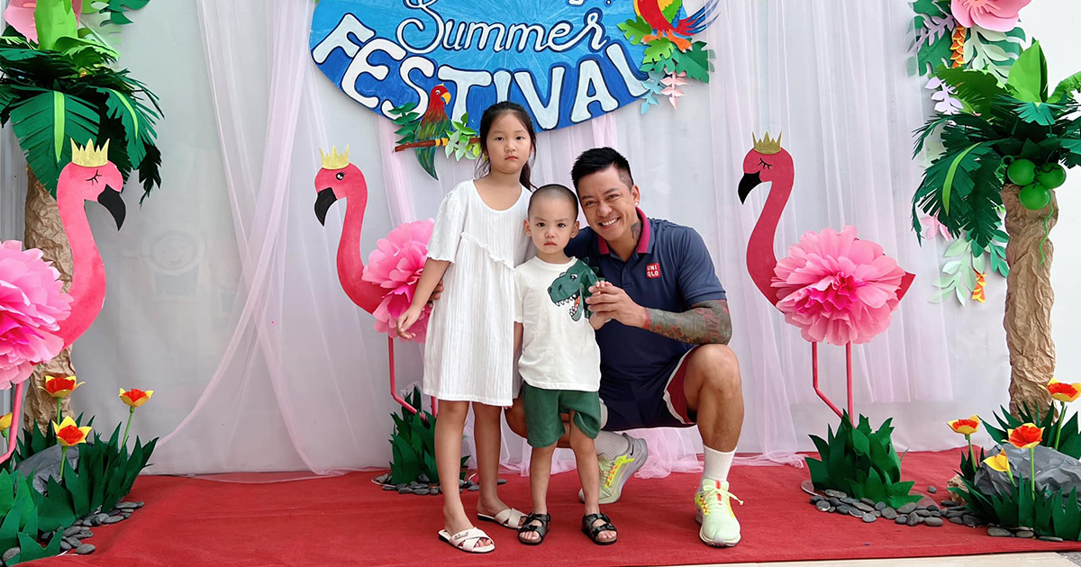 Lý do Tuấn Hưng tạm dừng ca hát: Tiền không mua được tuổi thơ của các con 