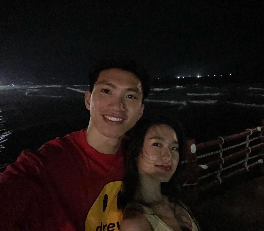 Đoàn Văn Hậu tự lập page để công khai loạt ảnh tình tứ bên Doãn Hải My - Ảnh 4