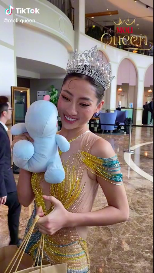 Lương Thùy Linh lộ da mặt mụn, nếp nhăn dưới ống kính cam thường - Ảnh 1