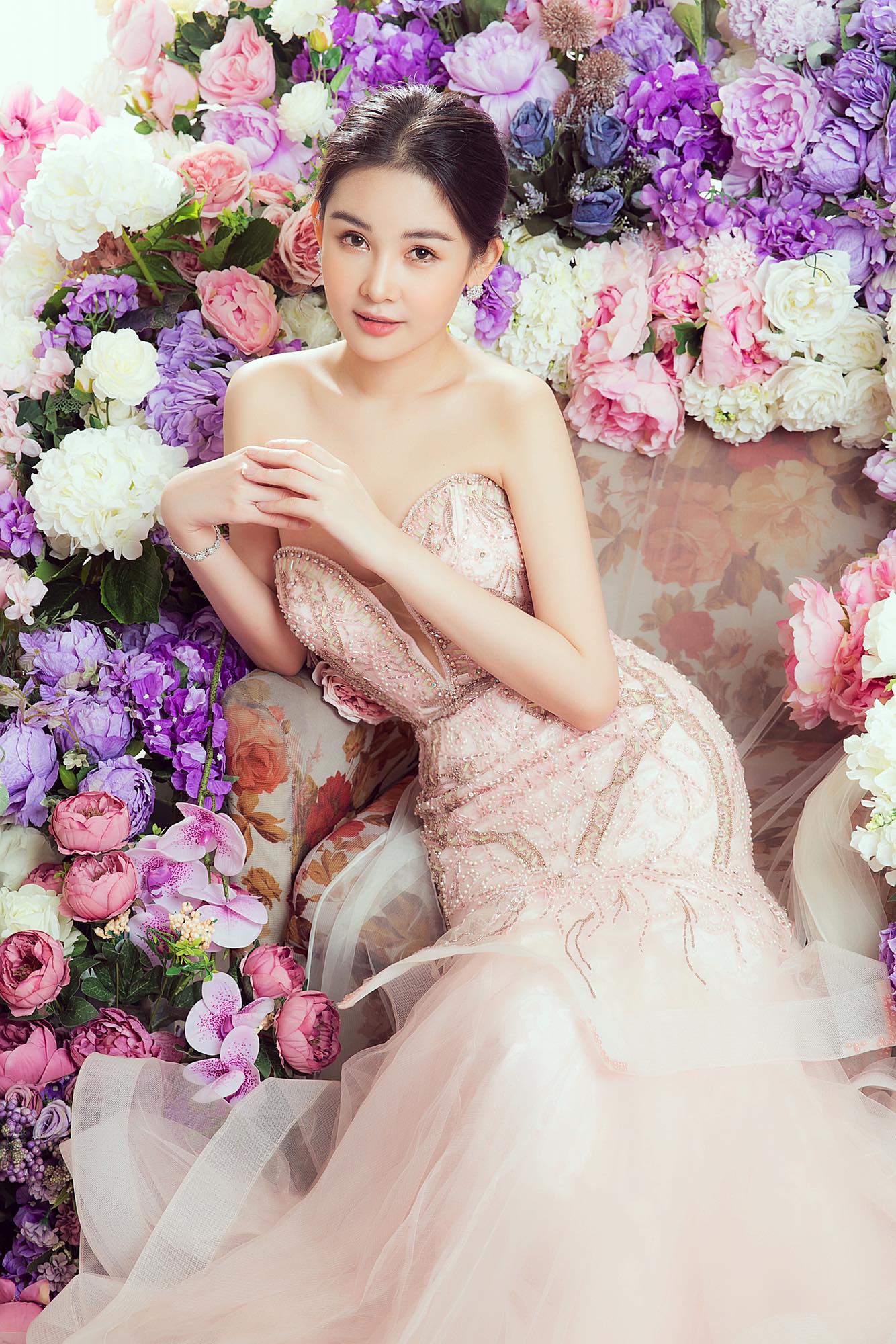 MC HTV công bố ngày cưới Hoa hậu Lê Âu Ngân Anh - Ảnh 1