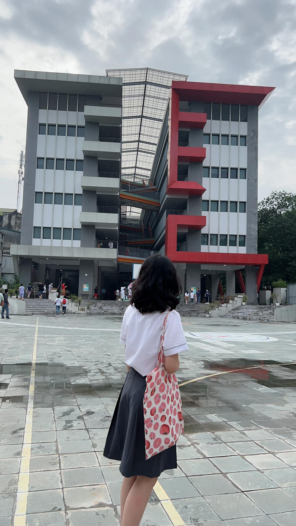 Vợ Hồng Đăng đưa con gái lớn đi nhập học, vắng bóng chồng - Ảnh 3