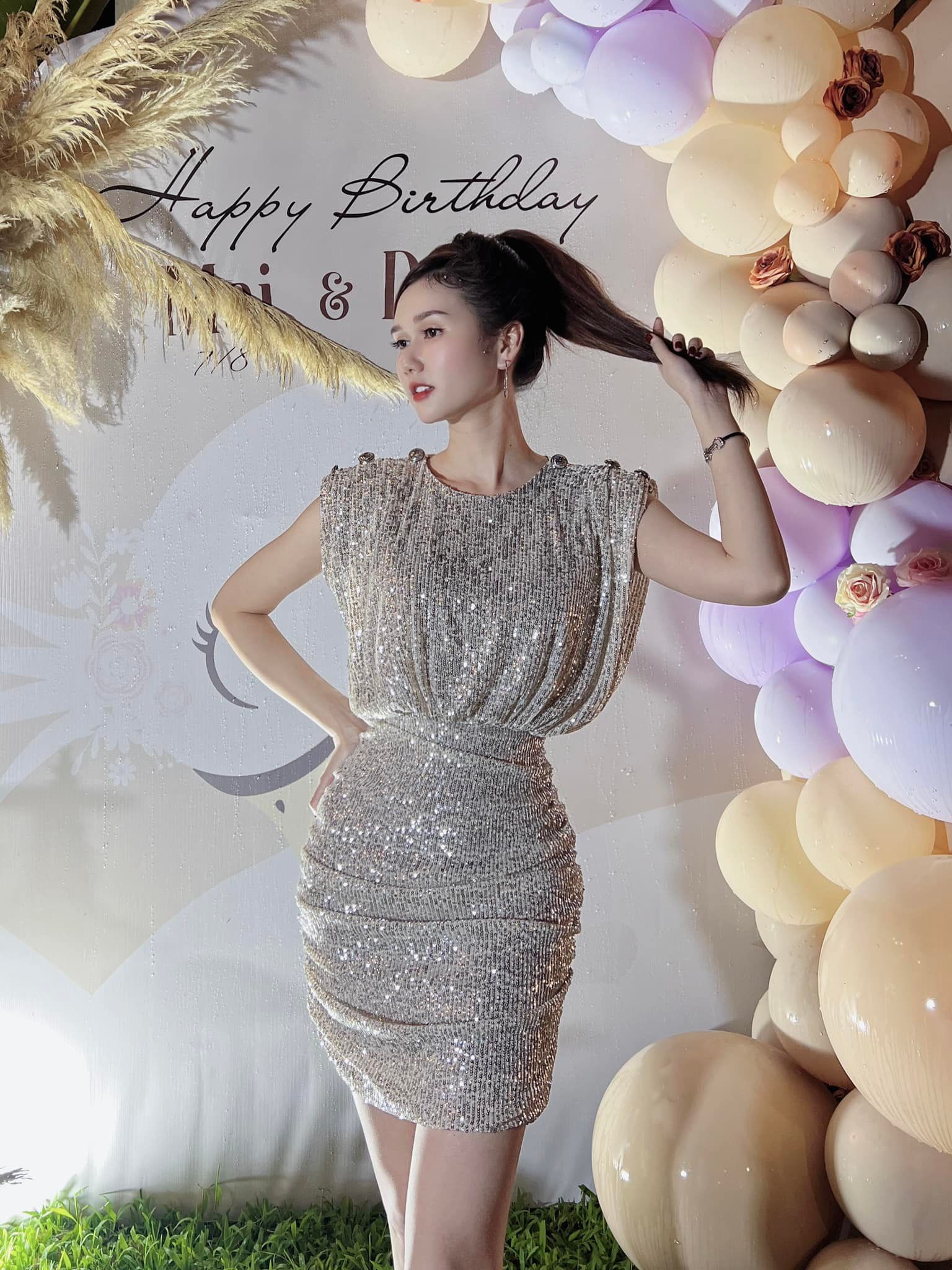 Hậu chia tay Đình Tú, Hương Giang thông báo: 