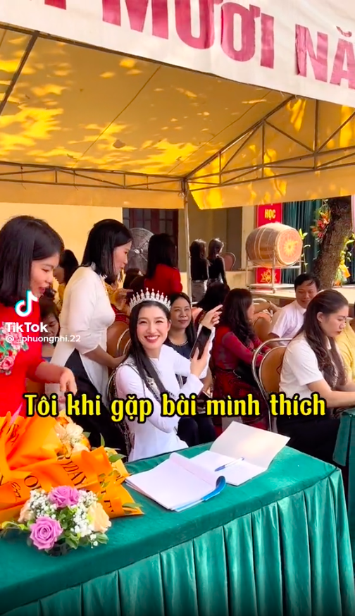 Diện áo dài xinh như nàng thơ nhưng Á hậu Phương Nhi lại 