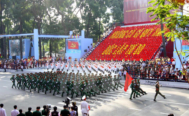 Khối chiến sỹ bộ binh tại Lễ diễu binh, diễu hành kỷ niệm 40 năm Giải phóng miền Nam, thống nhất đất nước (30/4/2015)
