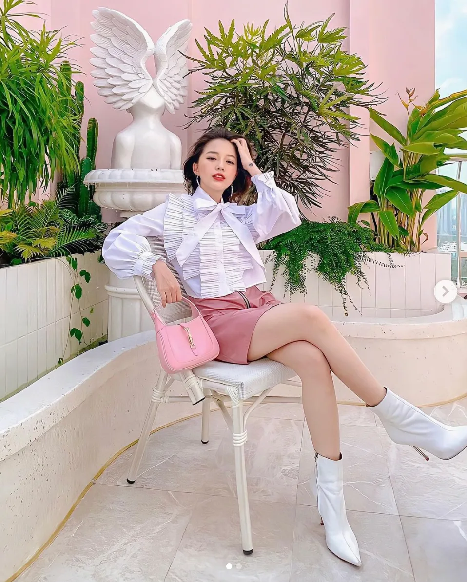 Linh Ngọc Đàm cán mốc 4 triệu follow, chính thức trở thành nữ streamer đình đám nhất MXH - Ảnh 1