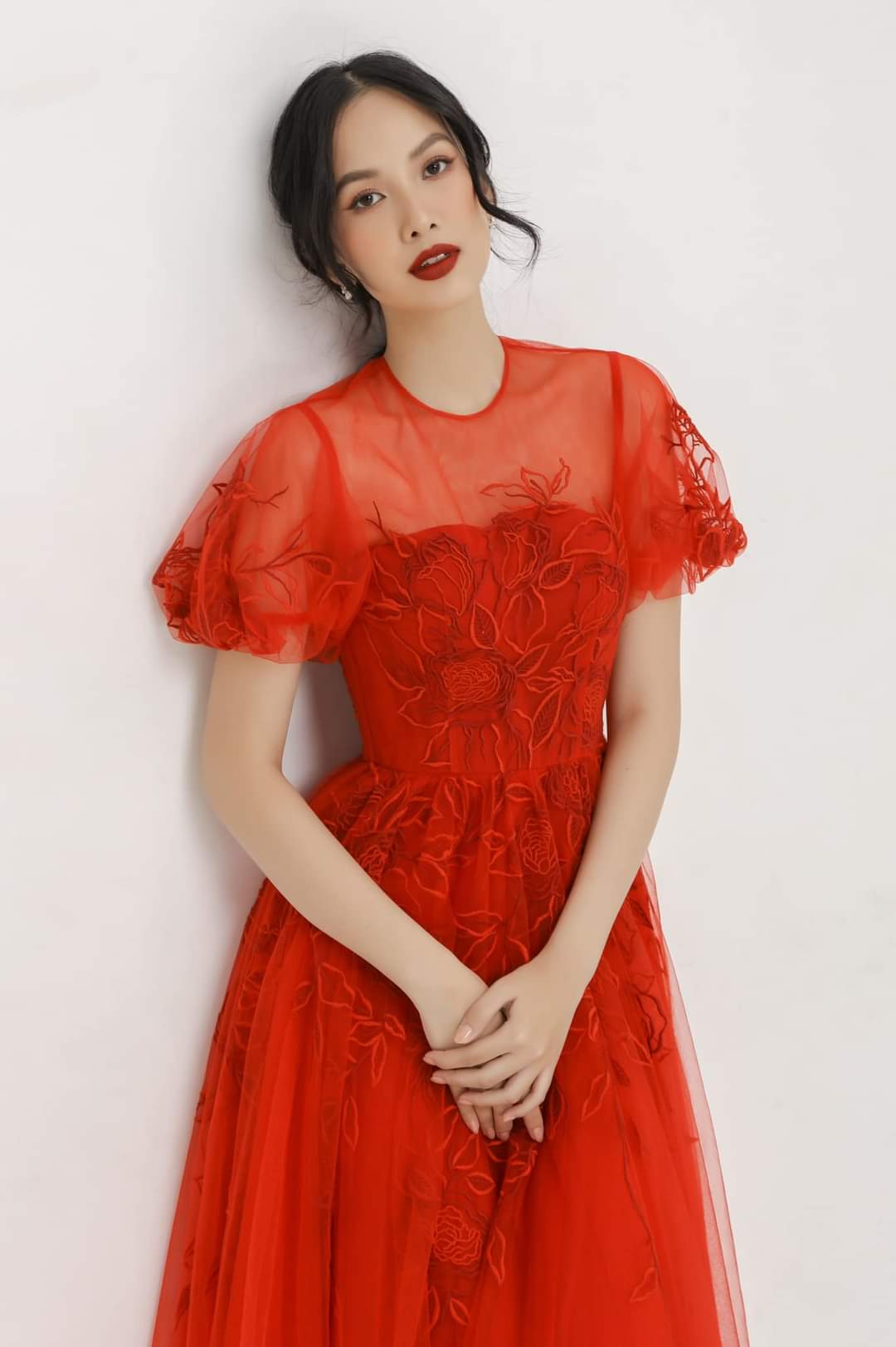 Nét đẹp 'mong manh tựa thiên thần' đậm chất Á Đông của cô gái có làn da đẹp nhất Hoa hậu Việt Nam 2020 - Ảnh 3