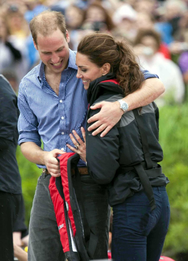 10 năm ngày cưới của William - Kate: Loạt ảnh 'tình bể bình' như cổ tích - Ảnh 3