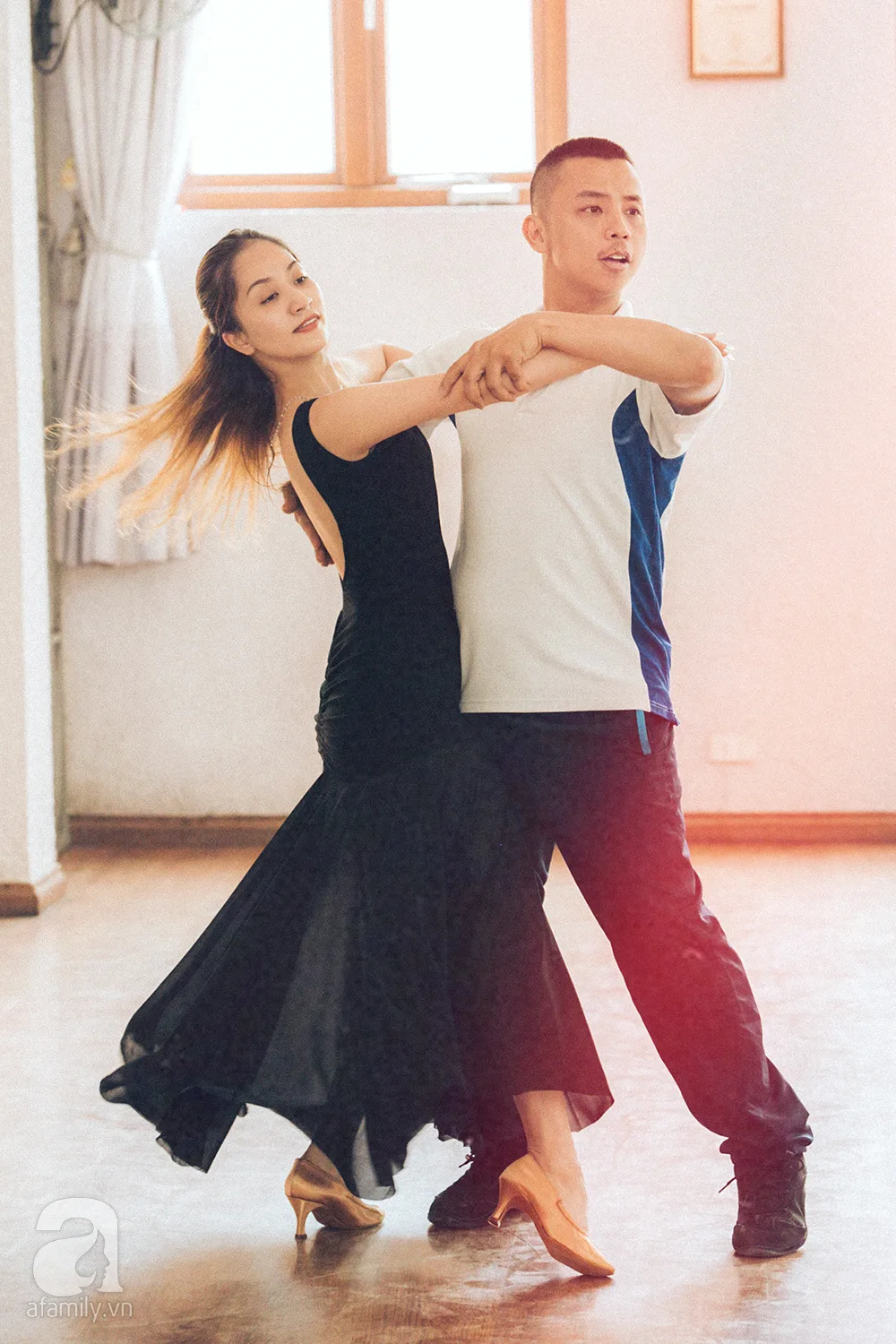 Khánh Thi từng giúp 