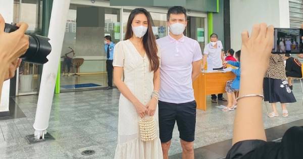 Phía Thủy Tiên lên tiếng giải thích cụm từ 'Tạm khóa báo có' nóng trên MXH