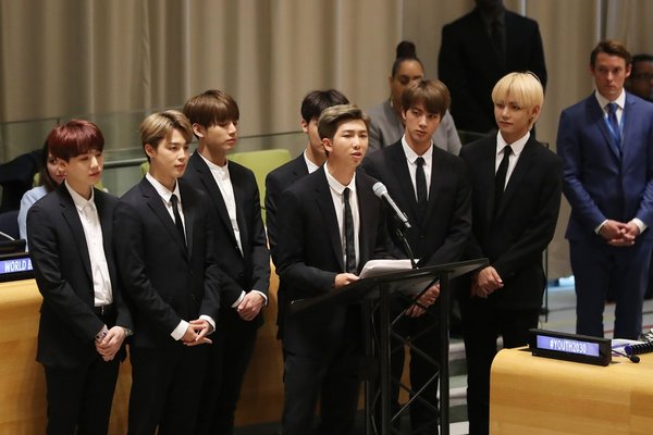 Vừa qua, BTS cũng tạo được dấu ấn khi có bài phát biểu tại Liên hợp quốc với vai trò là Đặc phái viên của Tổng thống Hàn Quốc