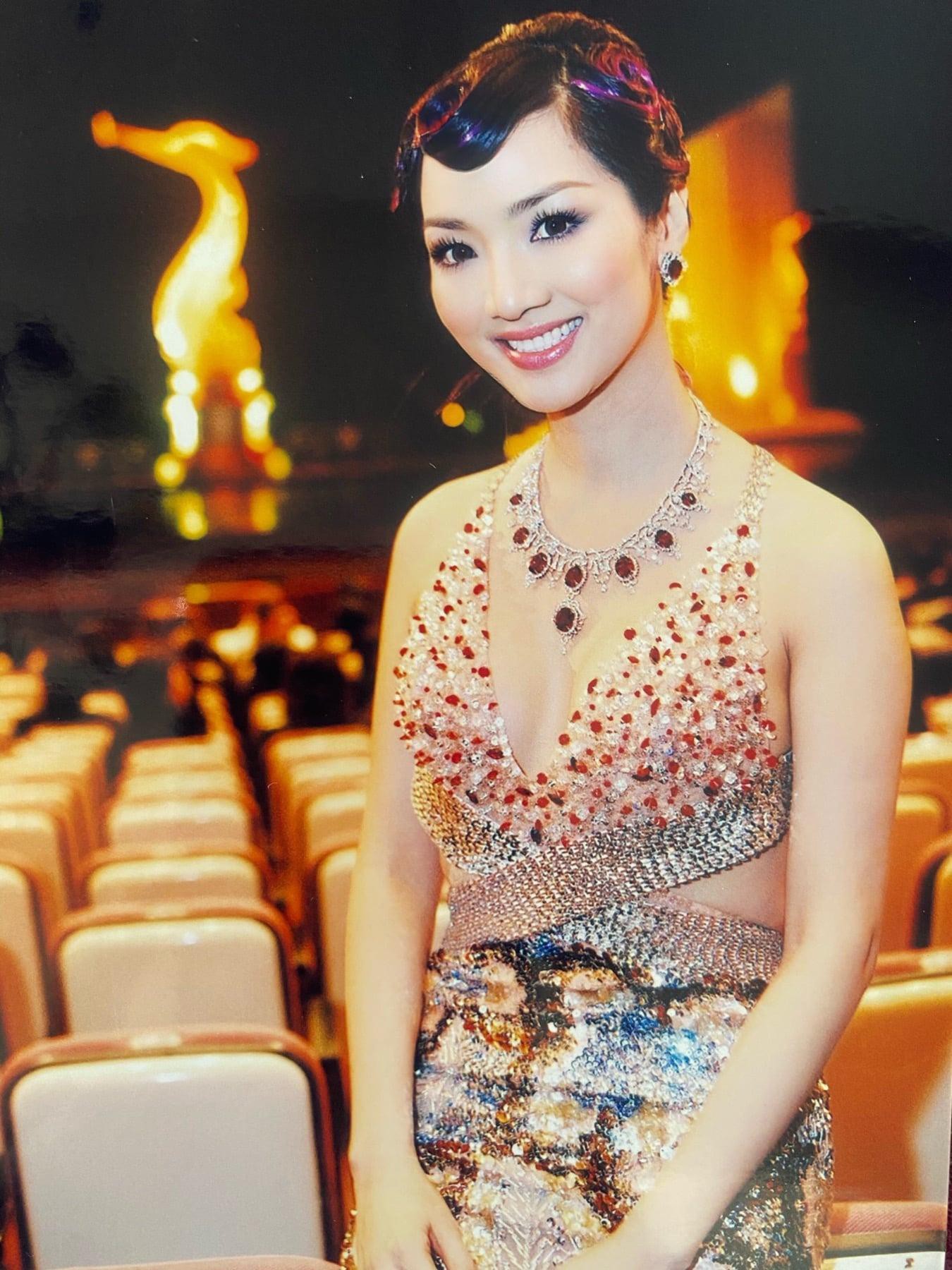 Được biết, cô tham dự Liên hoan phim quốc tế tại Thái Lan với vai trò là tư cách giám đốc đối ngoại của tập đoàn tổ chức