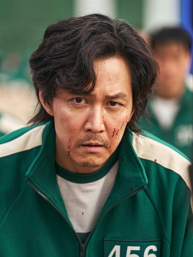 Vẻ già dặn, từng trải của Lee Jung Jae trong bộ phim 'Squid Game'