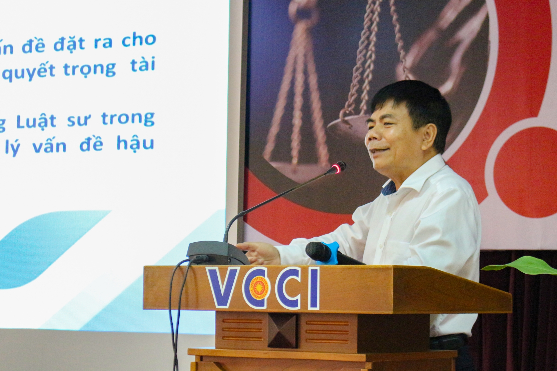 Luật sư Lê Thành Kính tham gia chương trình giảng dạy bên cạnh vai trò là luật sư