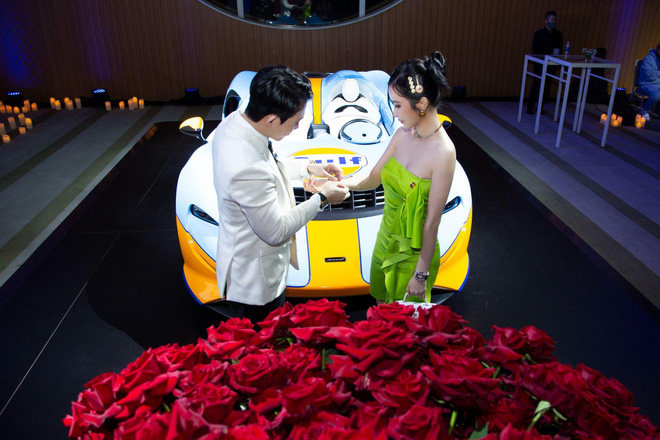 Bữa tiệc kỷ niệm 9 năm ngày cưới 'ngập mùi tiền' của Minh Nhựa và bà xã Mina Phạm