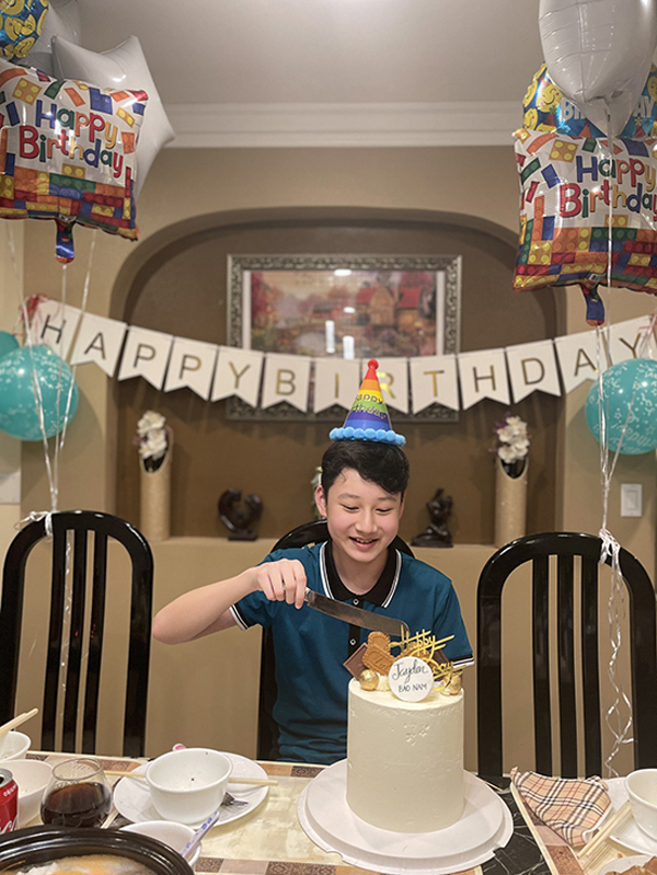 Tháng 2 vừa qua, Bảo Nam được ông bà ngoại và người thân tổ chức sinh nhật tuổi 13