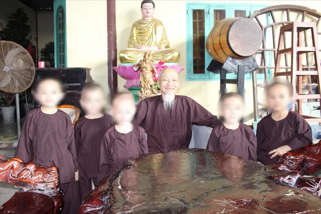 Tịnh thất Bồng Lai là địa điểm mà ông Lê Tùng Vân trục lợi từ việc kêu gọi tiền từ thiện từ các mạnh thường quân với việc lấy danh nghĩa nuôi dưỡng trẻ mồ côi, không nơi nương tựa