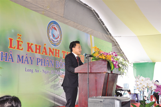 Doanh nhân Minh Hải phát biểu trong lễ khánh thành nhà máy thứ 2 của công ty do anh điều hành