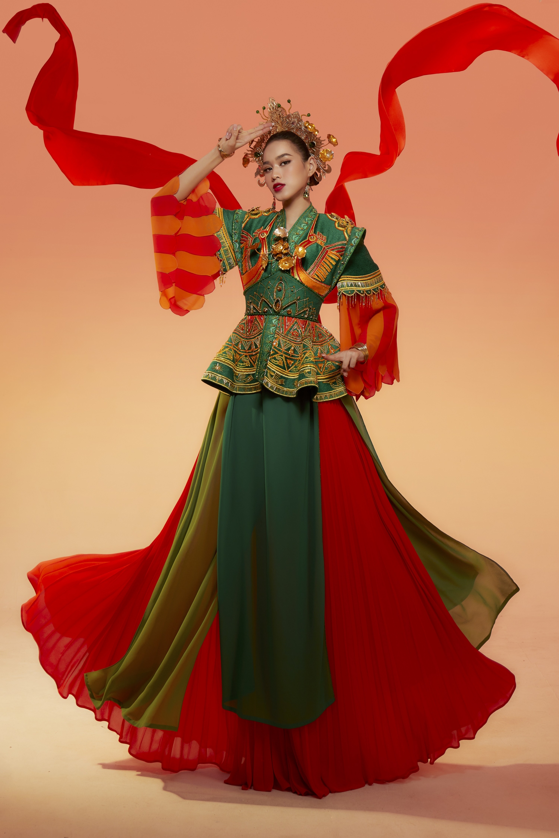 Trang phục dân tộc mà cô sẽ trình diễn trong phần thi Dance of the World