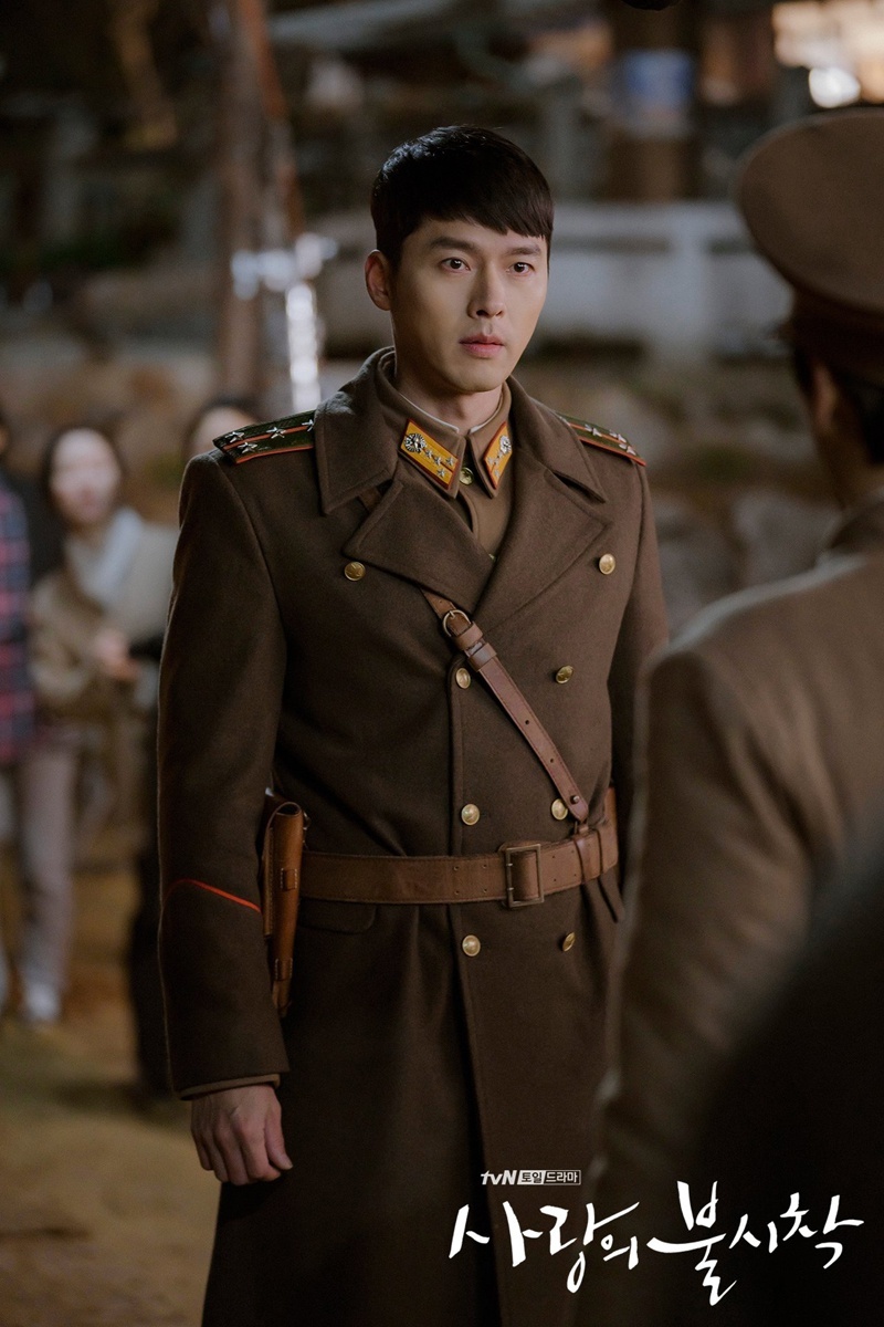 Hình ảnh người quân nhân của Hyun Bin trong bộ phim 'Hạ cánh nơi anh' trước đó