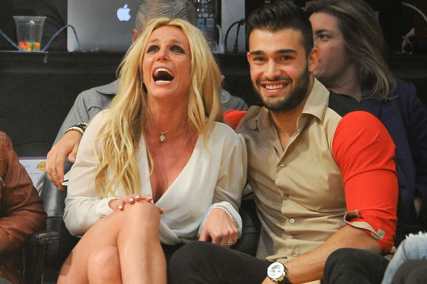 Britney Spears được cho là đã lên kế hoạch tổ chức cho hôn lễ với bạn trai sau 4 năm hẹn hò