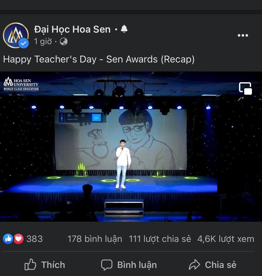 Hồ Văn Cường xuất hiện trên sân khấu của Đại học Hoa Sen, trùng khớp với hình ảnh được đăng tải trên mạng xã hội ngày hôm qua
