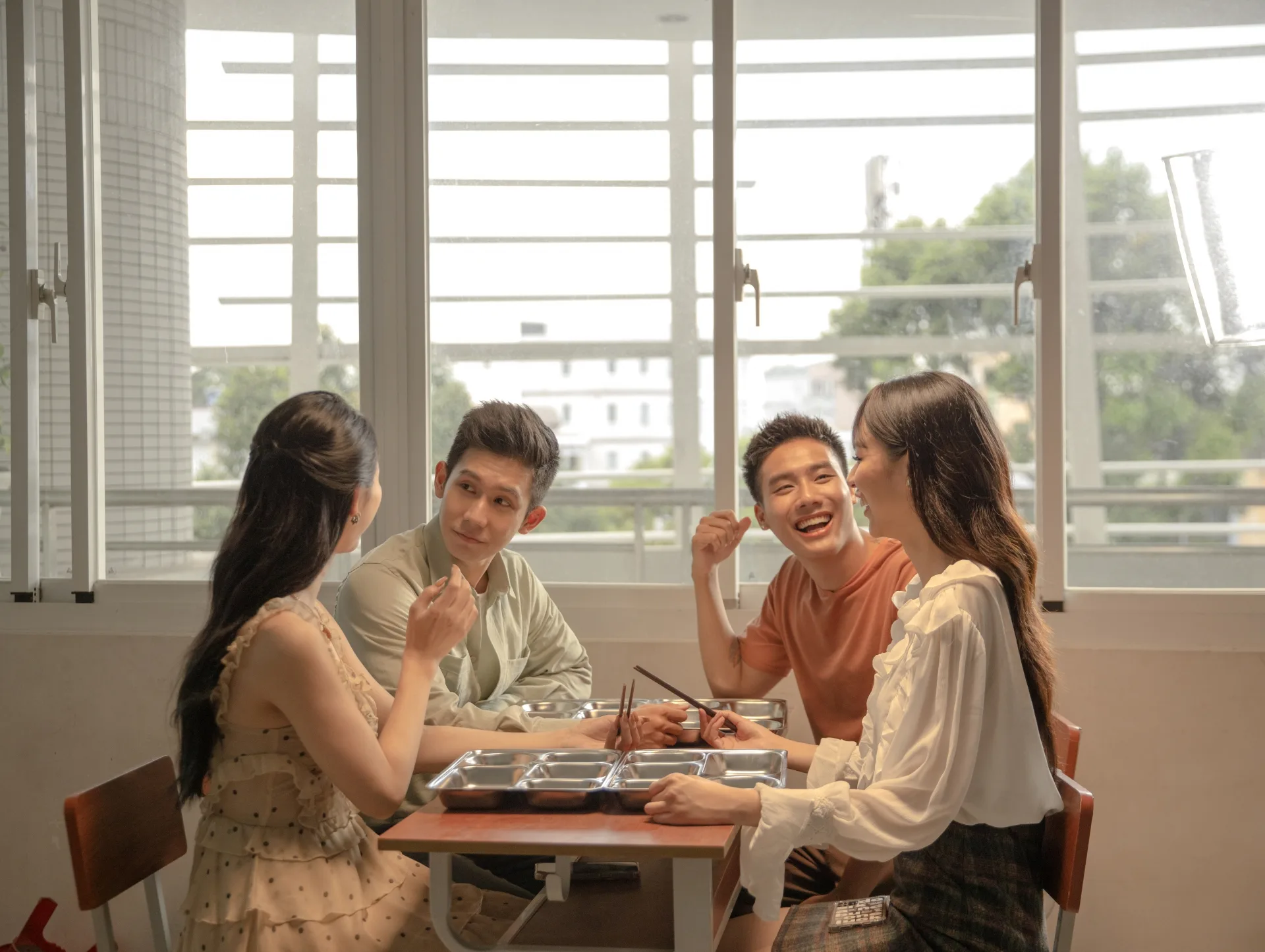 MV của Phí Phương Anh thực chất là cú lừa, nhưng vẫn đủ khiến cho Sơn Tùng M-TP lo lắng - Ảnh 6