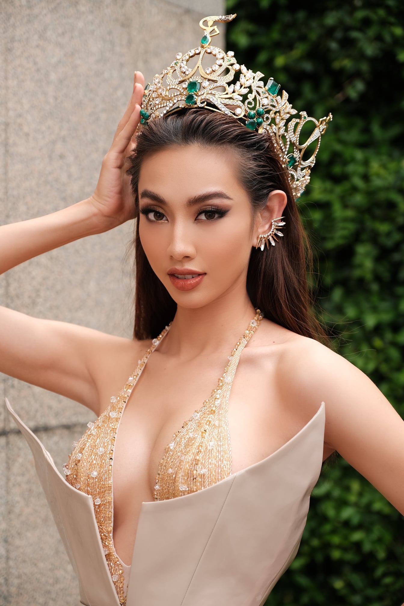 Hình ảnh mới nhất của Hoa hậu Thùy Tiên sau khi đăng quang