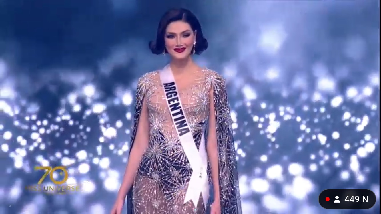 Miss Universe Argentina tiếp tục thu hút sự chú ý với vẻ đẹp sắc sảo trong thiết kế xuyên thấu táo bạo
