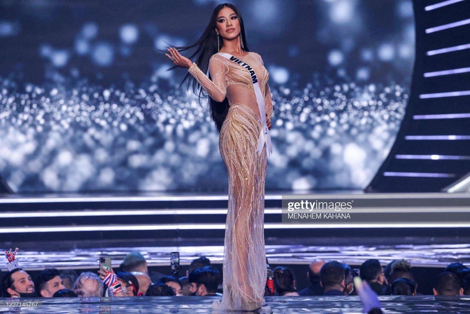 Màn trình diễn của Á hậu Kim Duyên gây ấn tượng trong đêm Bán kết Miss Universe