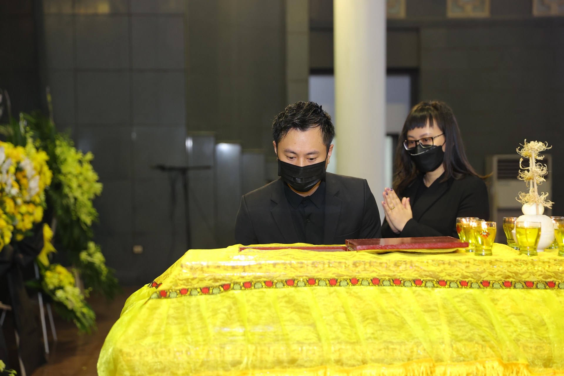 Nhạc sĩ Dương Cầm cũng xuất hiện trong tang lễ nhạc sĩ Phú Quang