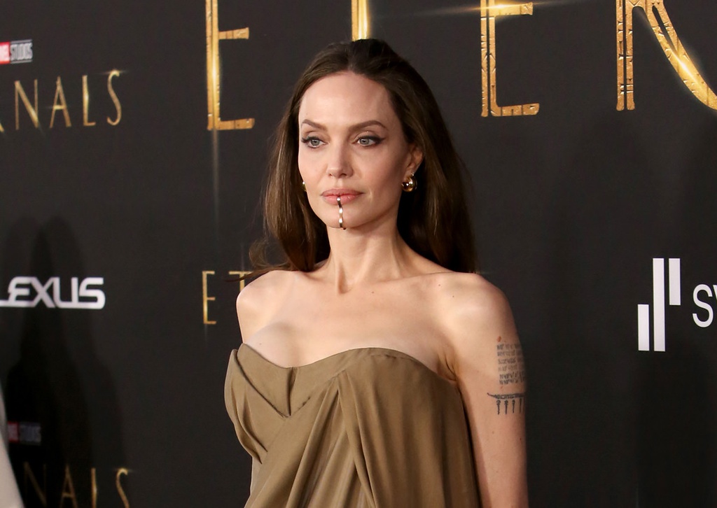 Angelina Jolie có màn tái xuất thành công với bộ phim của Marvel