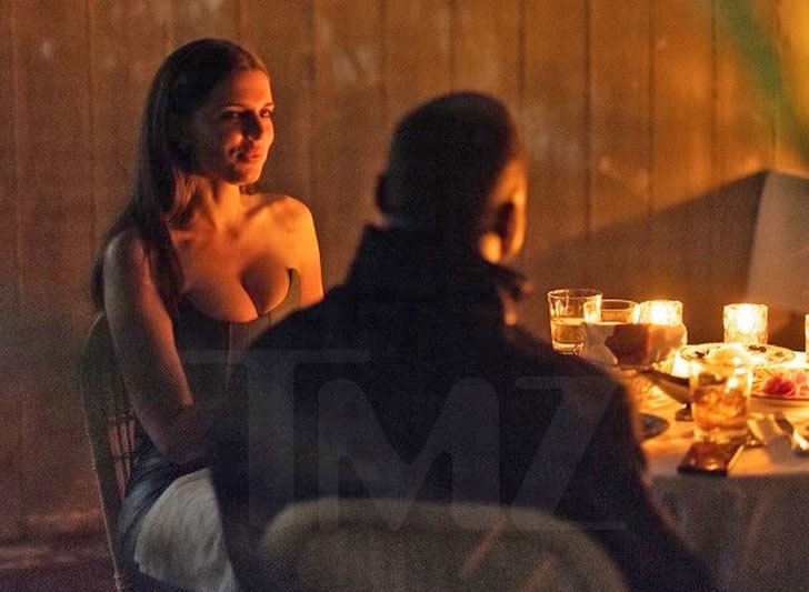 Kanye West bị bắt gặp hình ảnh ăn tối với diễn viên Julia Fox