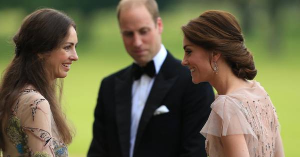 Hoàng tử William vướng tin đồn ngoại tình với bạn thân của vợ suốt 12 năm 