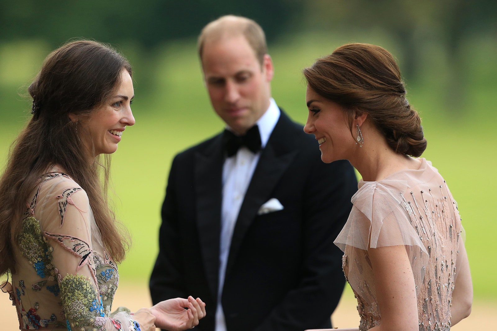 Hoàng tử William vướng tin đồn ngoại tình với bạn thân của vợ là Nữ hầu tước Rose Hanbury