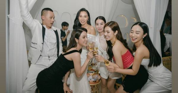 Diệp Lâm Anh từng đích thân đăng ảnh thân thiết với Quỳnh Thư vào 1 năm trước