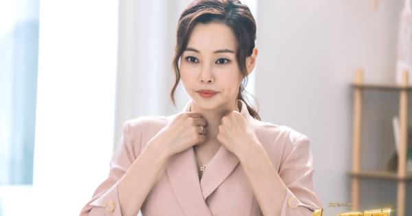 "Hoa hậu đẹp nhất Hàn Quốc" Honey Lee mang thai 4 tháng sau 1 tháng kết hôn 