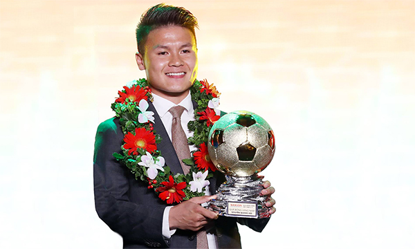 Quang Hải nhận được danh hiệu Quả bóng Vàng Việt Nam 2018