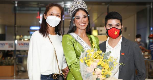 Kim Duyên bị cho là "không thành tâm" khi mượn người viết thiệp "tri ân" H'Hen Niê và CEO Bảo Hoàng