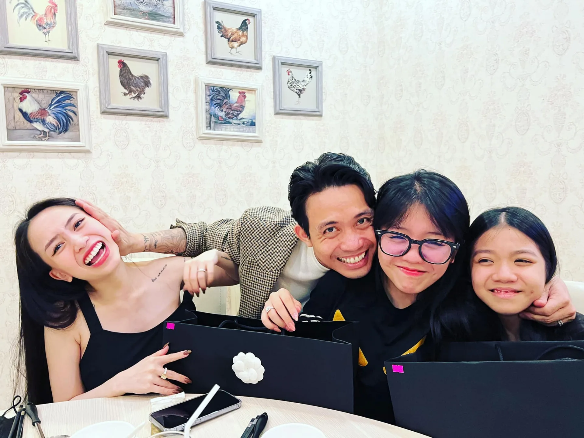 Minh Nhựa khoe ảnh chụp cùng 3 con gái chung với vợ đầu - Ảnh 3