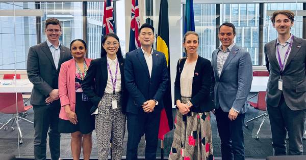 Linh Rin giữ vị trí cấp cao trong Tập đoàn của gia tộc "Vua hàng hiệu" dù chưa cưới Phillip Nguyễn