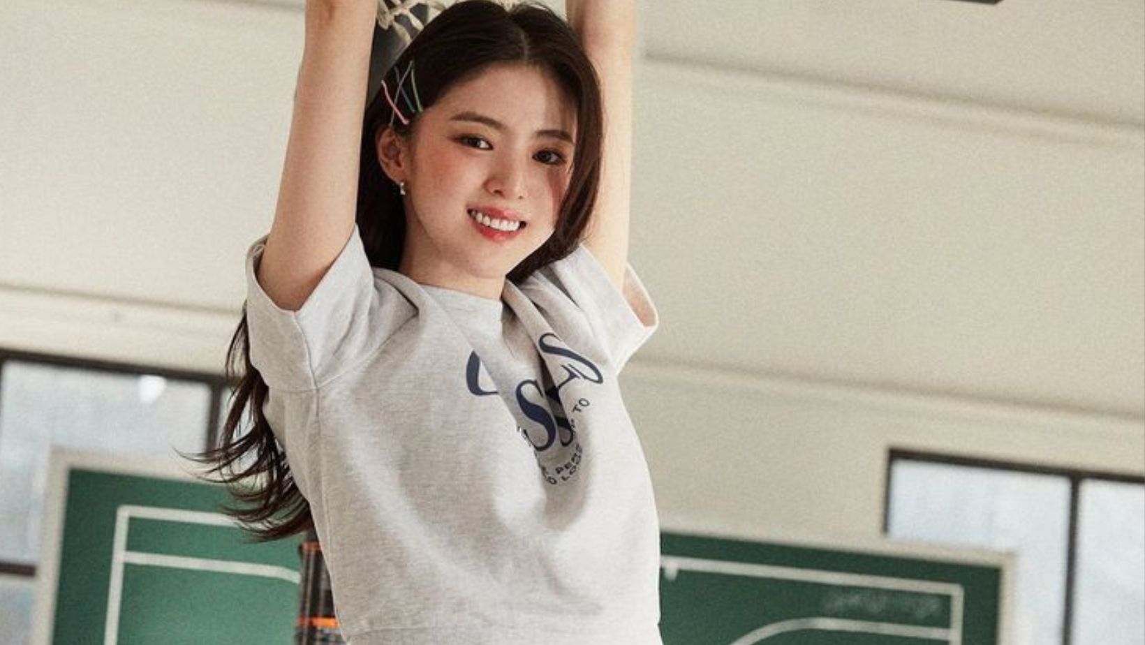 Cư dân mạng ngỡ ngàng trước nhan sắc gây tranh cãi của em gái ruột bên cạnh Han So Hee