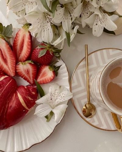 Dâu tây vừa ngon miệng lại là trợ thủ đắc lực trong thực đơn giảm cân của bạn